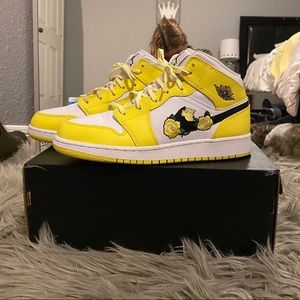 nike jordan 1 mids